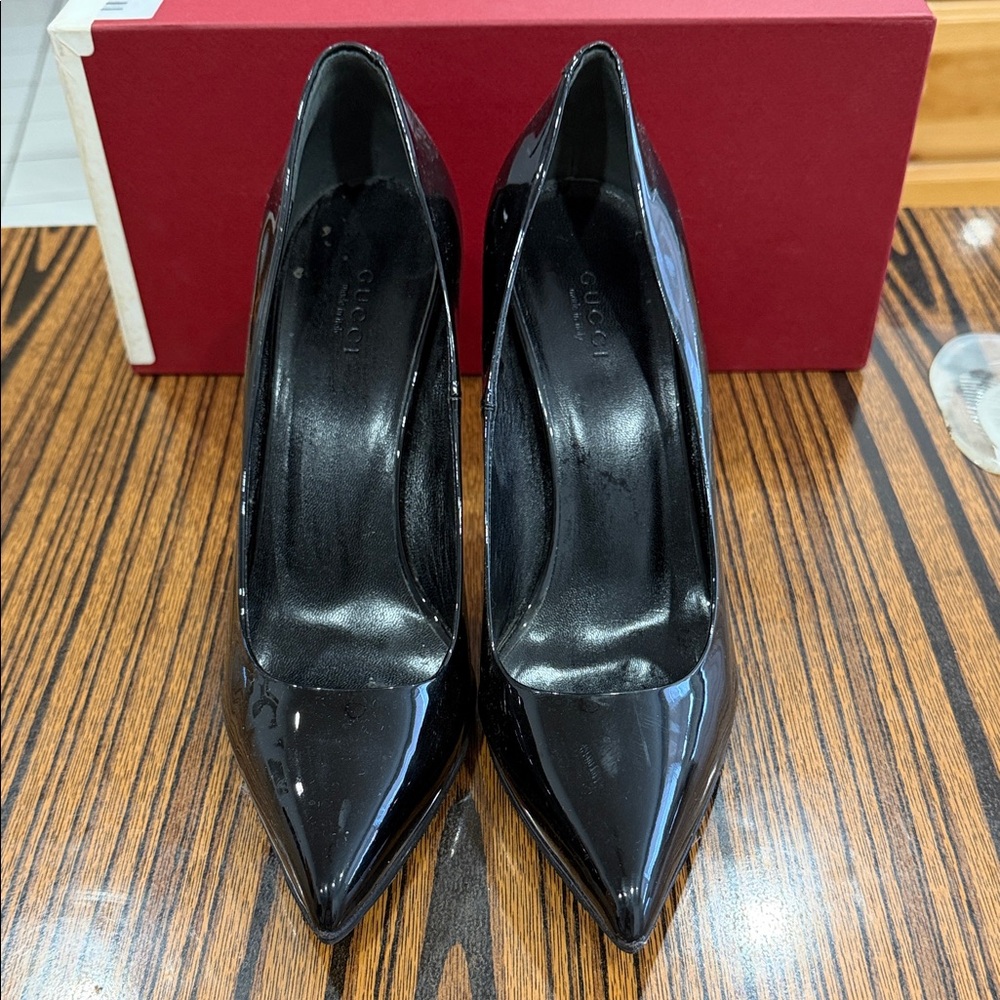Gucci Black Patent Leather Pointed-Toe Heels - Picture 2 of 7